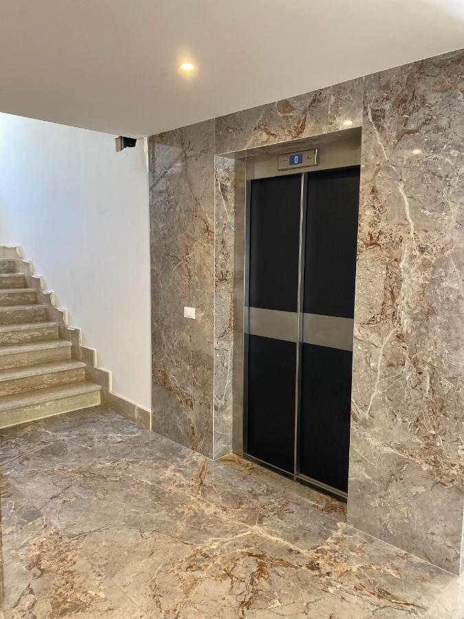 Dizeta Suite And Apartment Salerno Exteriör bild