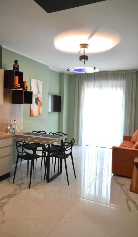 Dizeta Suite And Apartment Salerno Exteriör bild