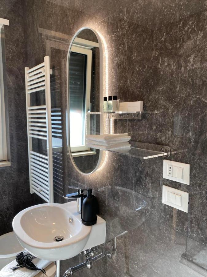 Dizeta Suite And Apartment Salerno Exteriör bild